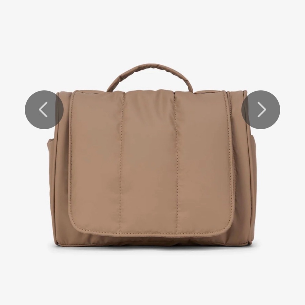 CalPak Luka Toiletry bag